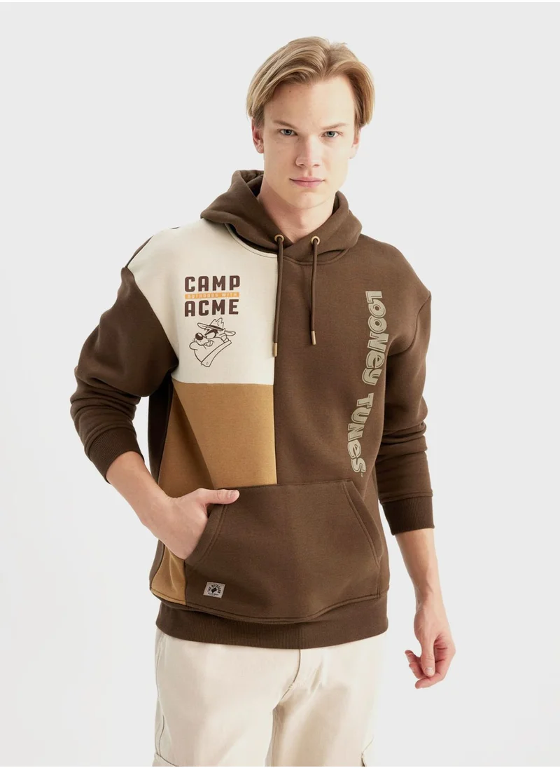 ديفاكتو Man Licensed Looney Tunes Boxy Fit Sweat Shirt