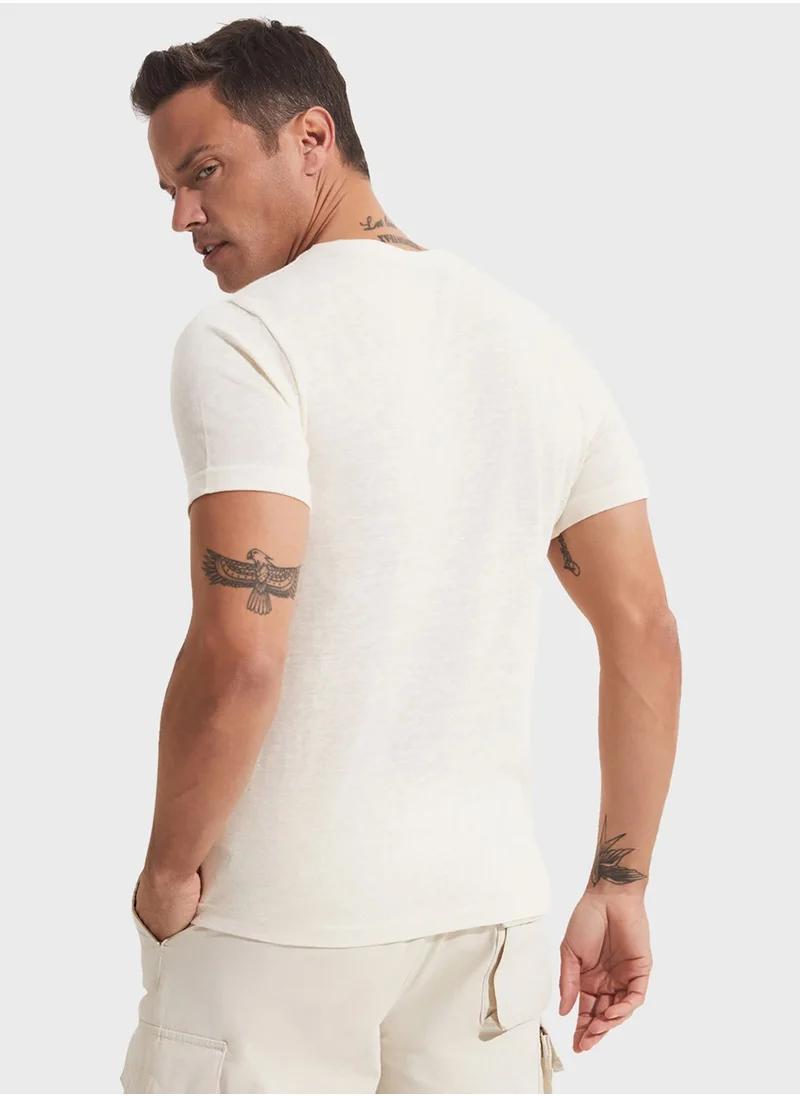 جون Essential Crew Neck T-Shirt