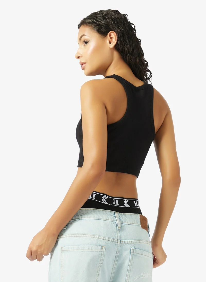 كارل كاني بلوزة رياضية ضيقة أساسية بشعار صغير