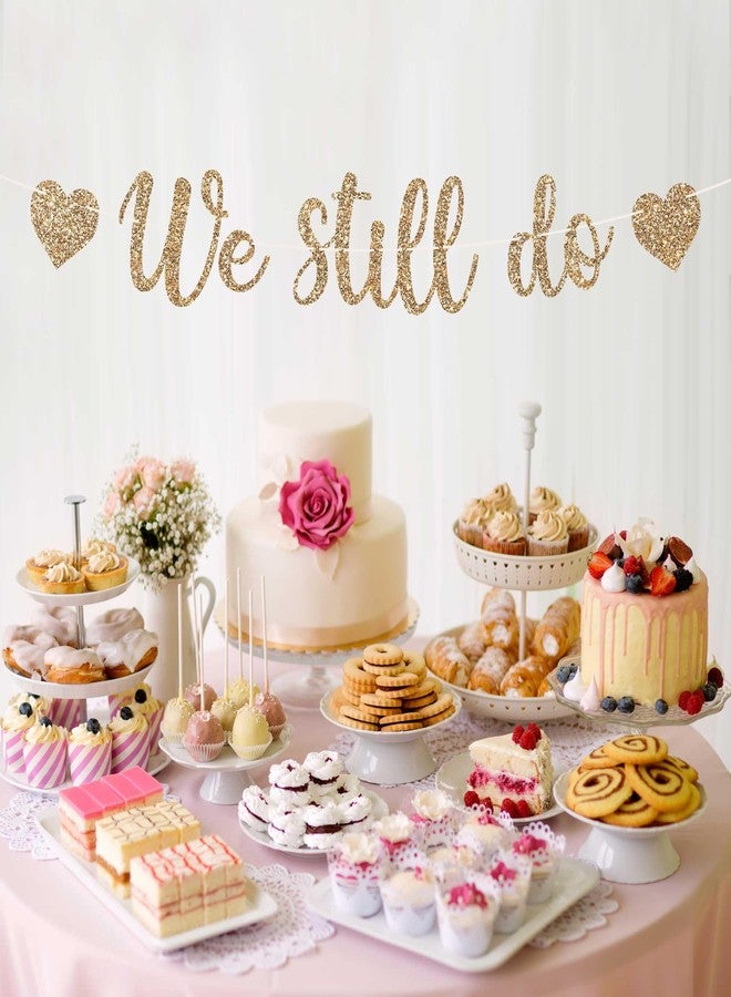 Perfect Occasion لافتة "ما زلنا معًا" جاهزة للتعليق - لا حاجة للتجميع - لافتة ذهبية لامعة للاحتفال بالذكرى السنوية - زينة معلقة مسبقًا على خيط بطول 8 أقدام - زينة وتزيينات "ما زلنا معًا" لتجديد عهود الزواج. هل ذكرنا أنها لا تحتاج إلى تجميع؟ - Image 2