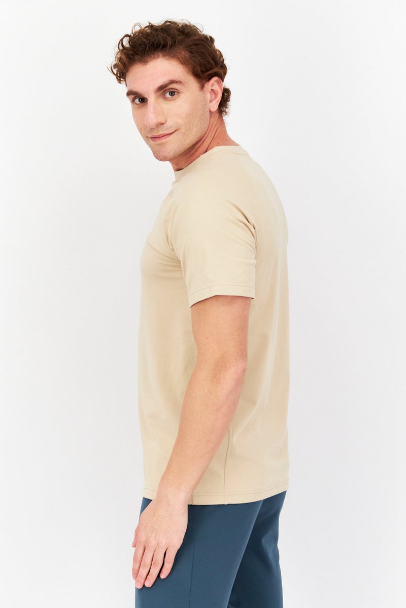 Gaiam تي شيرت رجالي بأكمام قصيرة و ياقة دائرية، بيج - Image 2