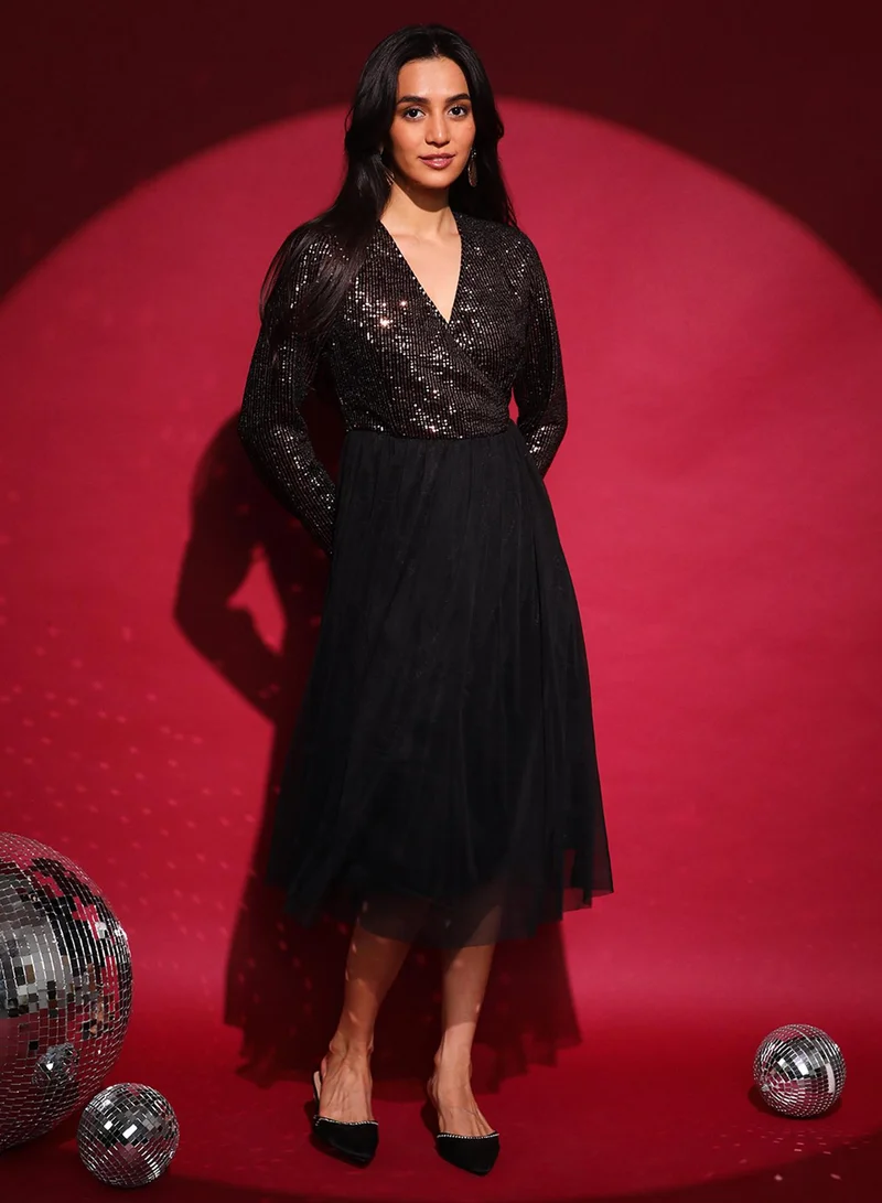 بينيا كولادا Women's Antique Gold & Midnight Black Sequin Wrap Dress For Casual Wear | V Neck | Long Sleeve | Zipper Closure | Dress Designed With Comfortable Fit For Woman & Girls