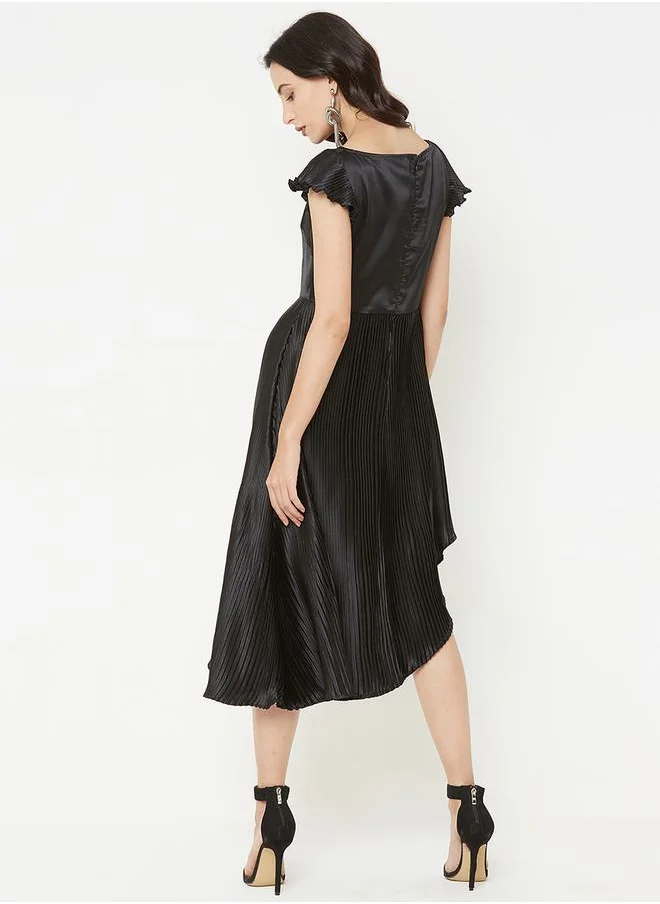 ميش Boat Neck Accordion Pleat Style Asymmetric Midi Dress