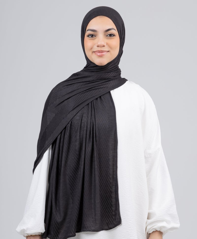 طرحة كويتية أنيقة باللون الأسود