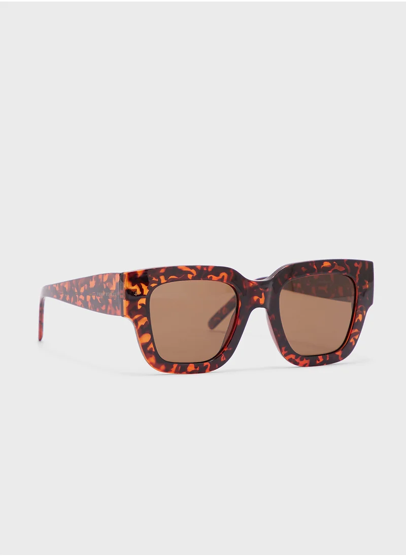 PRIVÉ REVAUX Shape Sunglasses