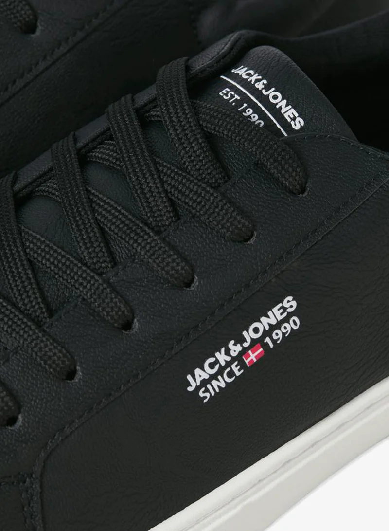 جاك اند جونز حذاء سنيكرز سادة برباط غلق