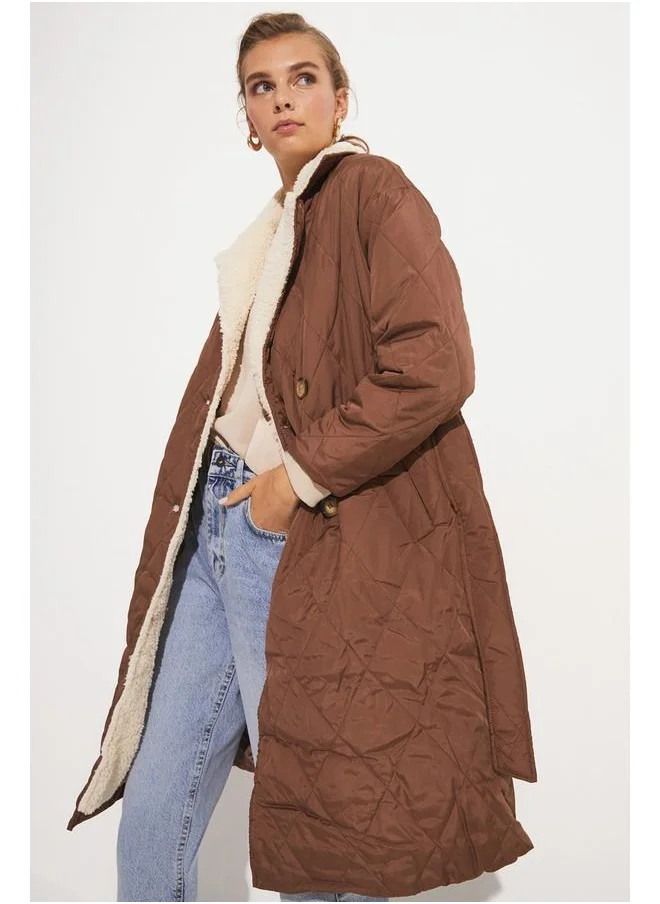 جون June Fur Detailed Necked Coat Brown