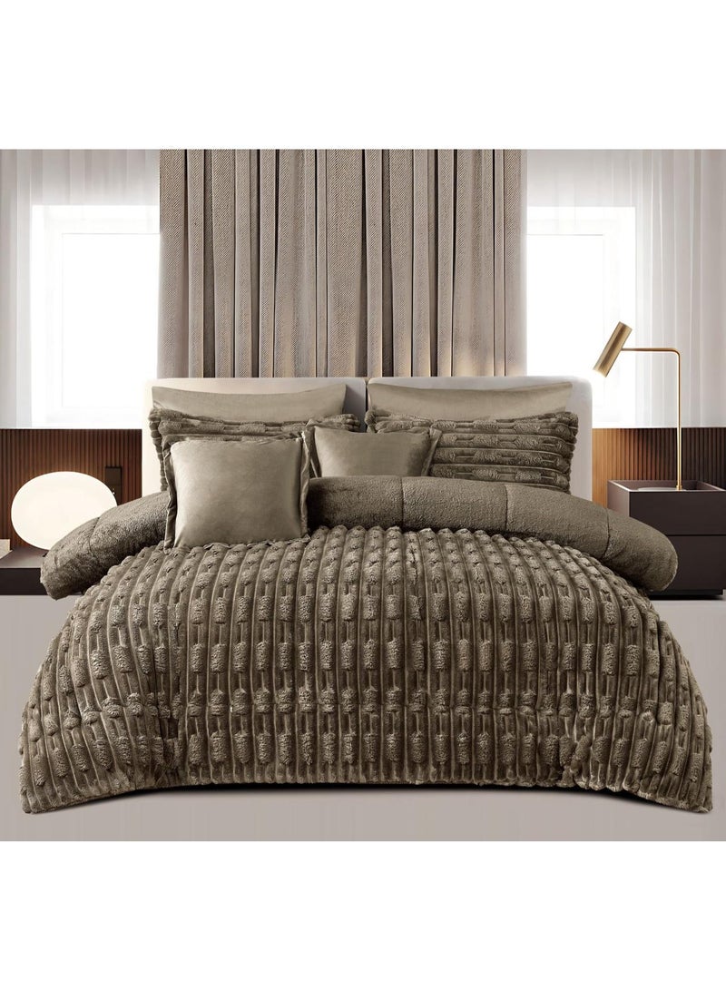 مون مفرش حشو. مخمل على فرو وجهين                  نفرين * 1 لحاف مقاس 220*240سم  1 شرشف مغاط 200*200+30سم  4 تلبيس مخده 50*75سم  2 تلبيس خداديه 45*45سم