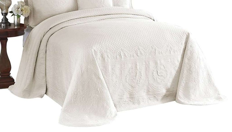 Historic Charleston HISTORIC CHARLESTON King Charles Modern Farmhouse Floral Matelasse Bedspread 100 Cotton Breathable Bedding KingCalKing Ivory 