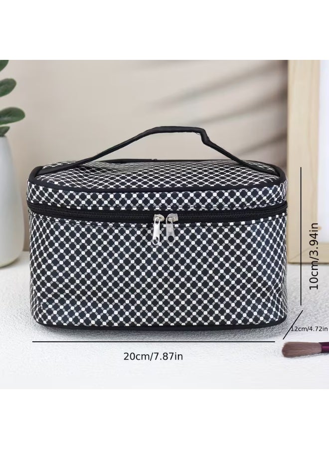 شي إن شنطة مكياج و سفر كاروهات أبيض وأسود - منظم مستحضرات تجميل للسفر بسعة كبيرة ومقبض علوي - حقيبة أدوات زينة عصرية - Image 3