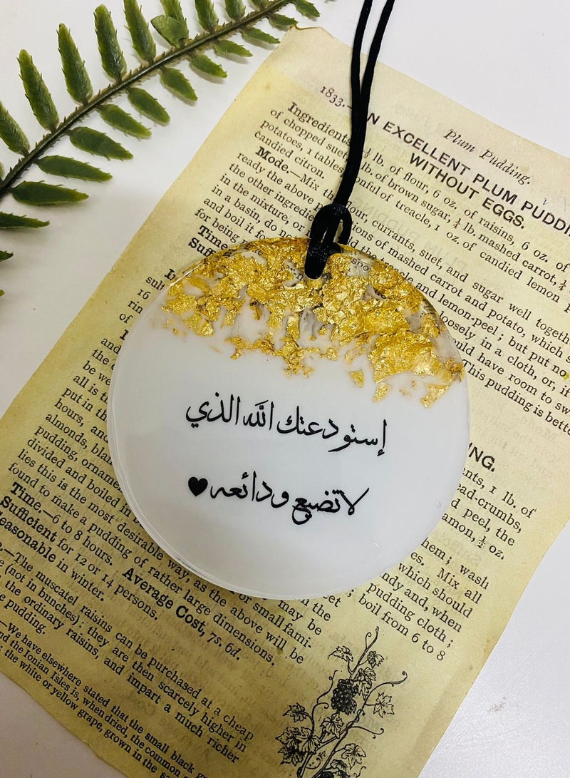 An elegant circular two-sided car pendant embroidered with gold leaf from luxurious resin - Image 3