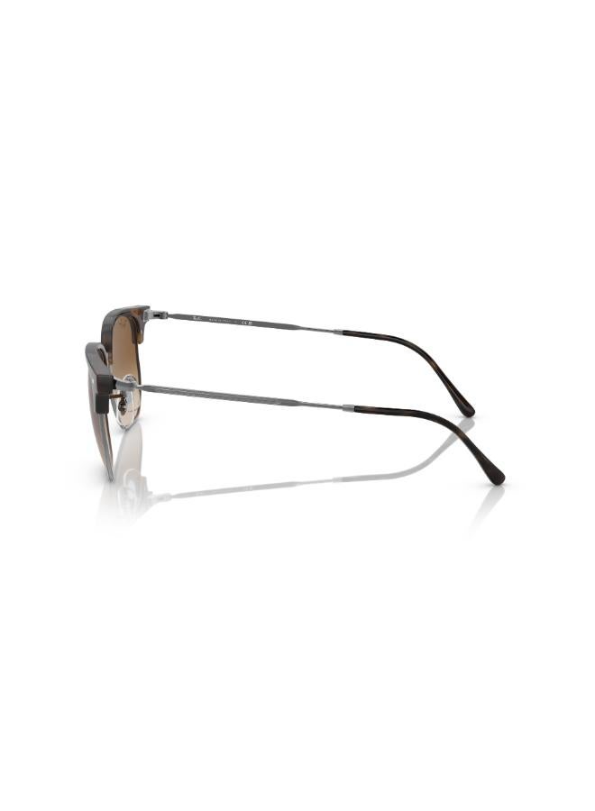 راي بان Men Full Rimmed Irregular Sunglasses 0RB4416 51 710/51 - Image 2