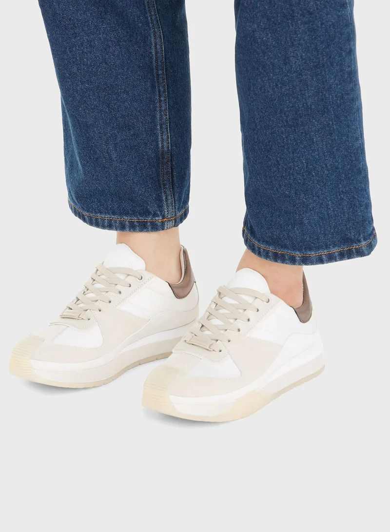 CALVIN KLEIN Lace Up Low Top Sneakers