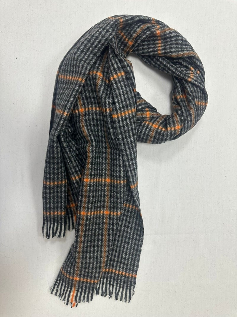 QU os Men's Scarf  - Image 2