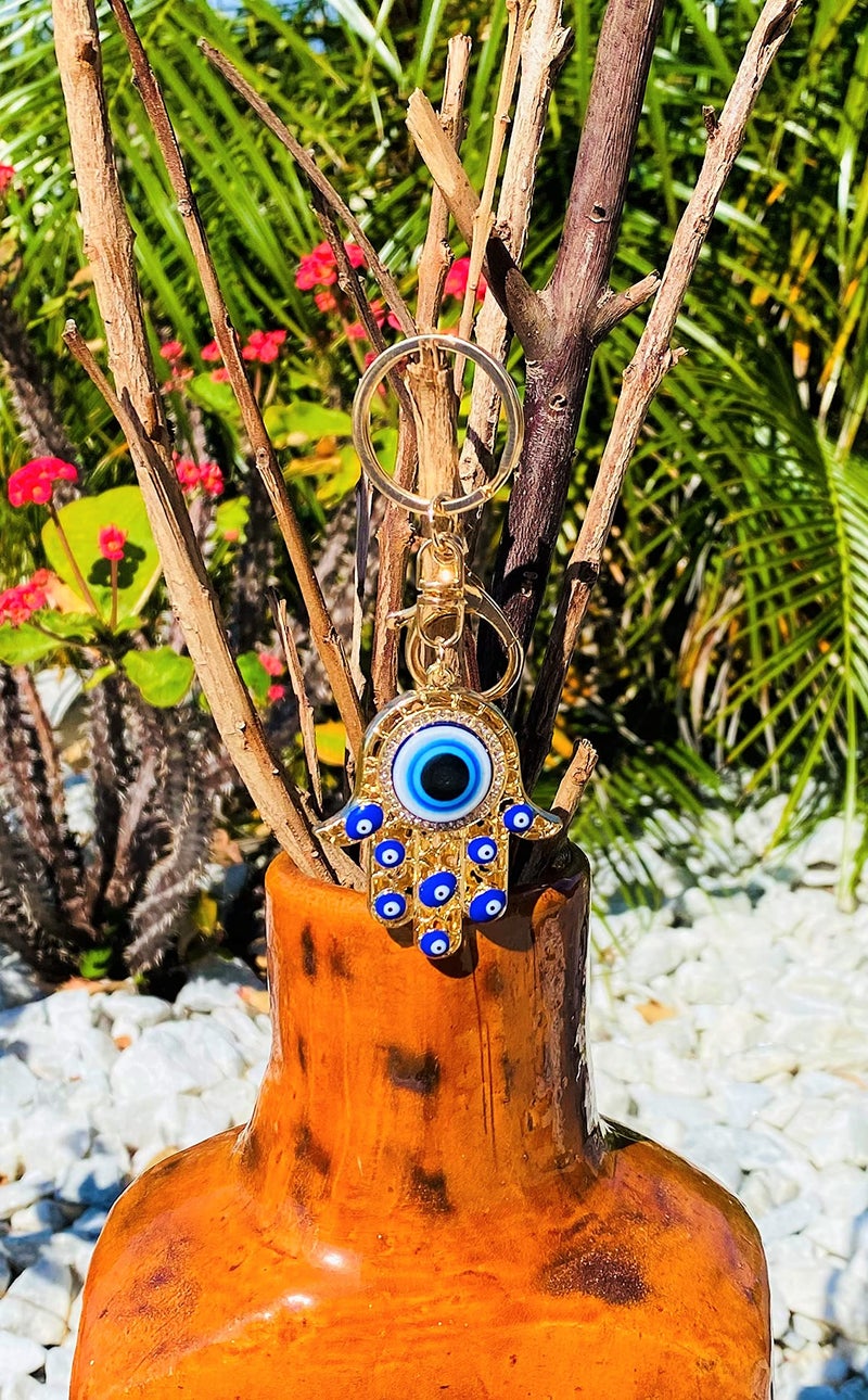 Luckboostium Hamsa تميمة يدوي قلادة مع أحجار الراين الكريستالية - الأزرق الأبيض والأسود Evil Eye Keychain - إكسسوارات الرؤية الخلفية - سحر حقيبة الباب (Gold Hamsa) - Image 4