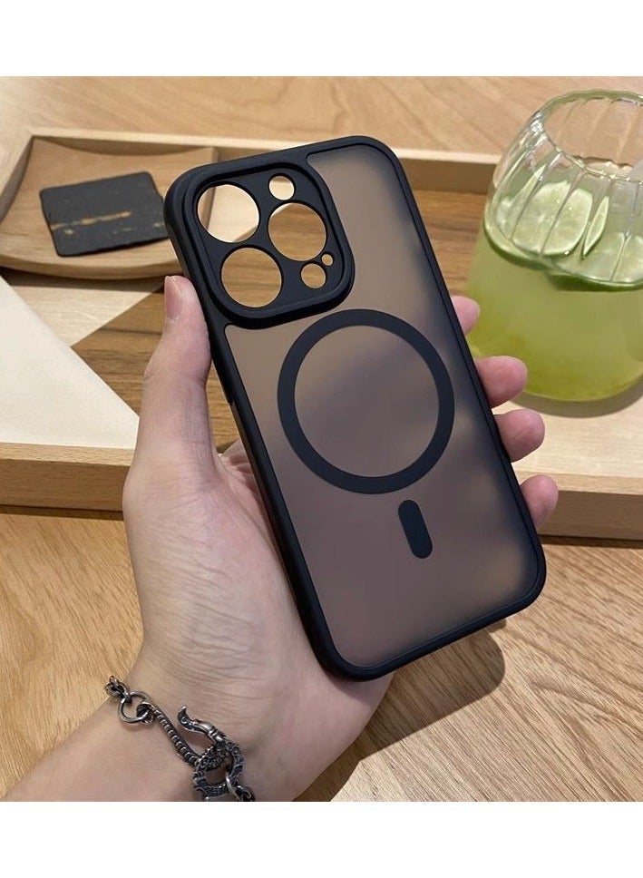 حافظة آيفون 15 برو ماكس مزودة بغطاء مغناطيسي رفيع ومقاس 6.7 بوصة من MagSafe باللون الأسود - Image 3