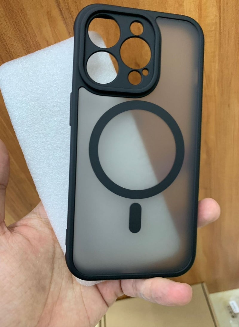 حافظة آيفون 15 برو ماكس مزودة بغطاء مغناطيسي رفيع ومقاس 6.7 بوصة من MagSafe باللون الأسود - Image 4