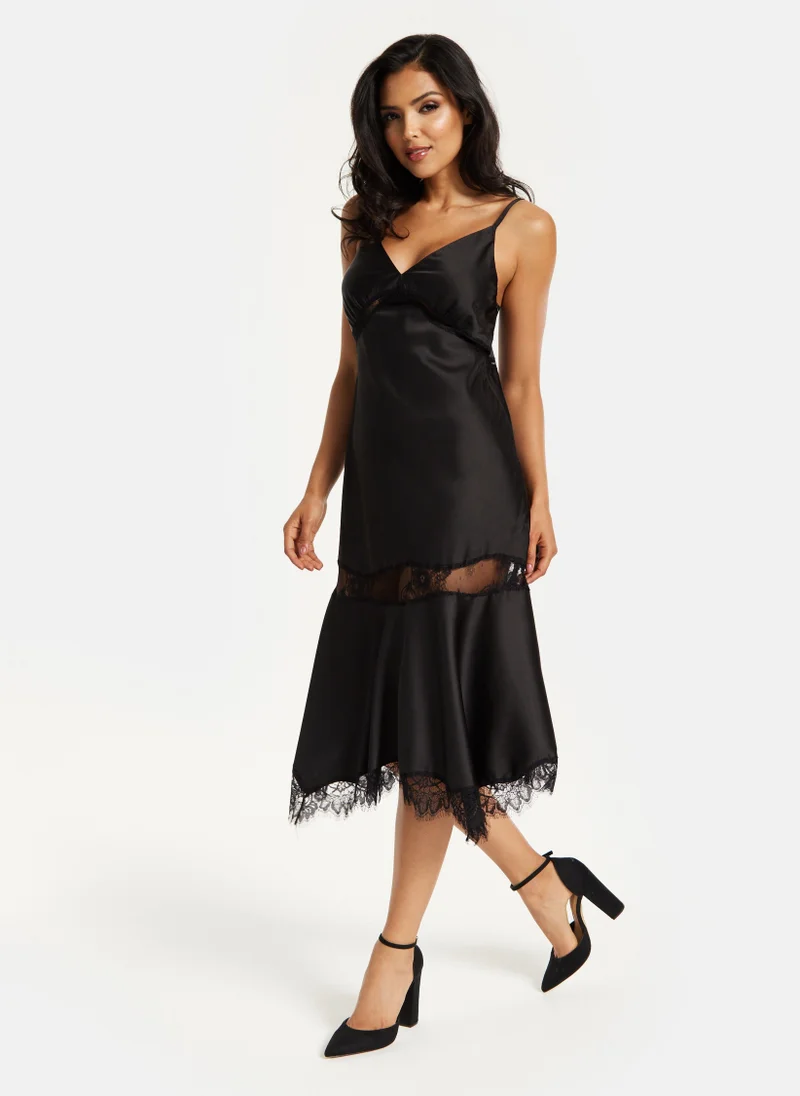 Liquorish فستان ميدي دانتيل أسود
