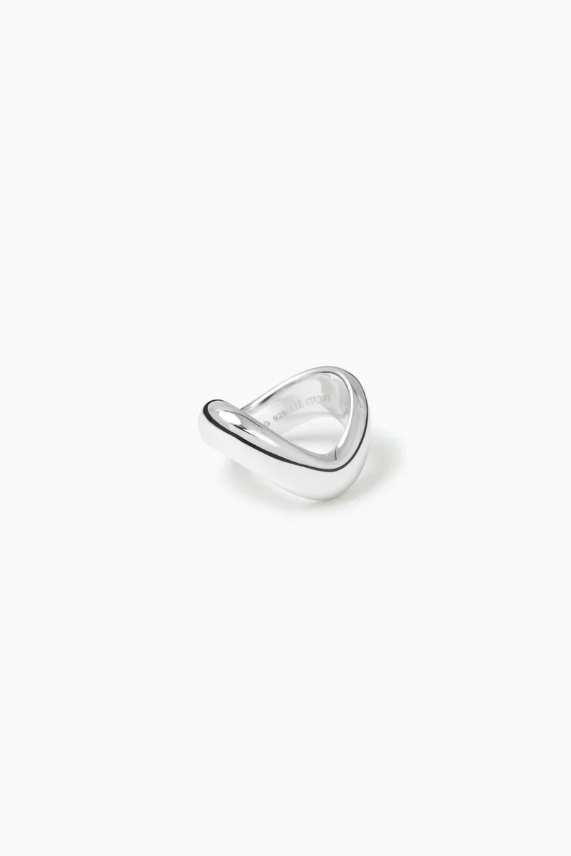 LIE STUDIO Lustrous Interlocking Sculpted Ring