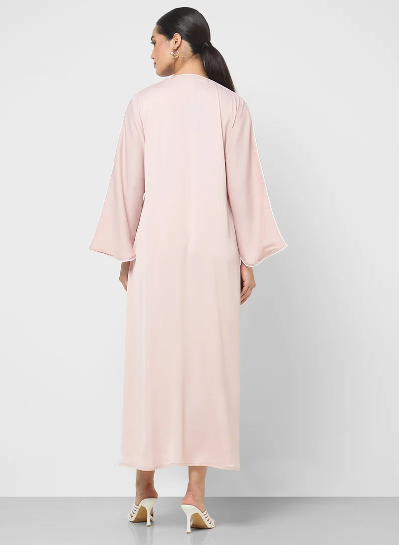 خزانة Abaya With Contrast Piping