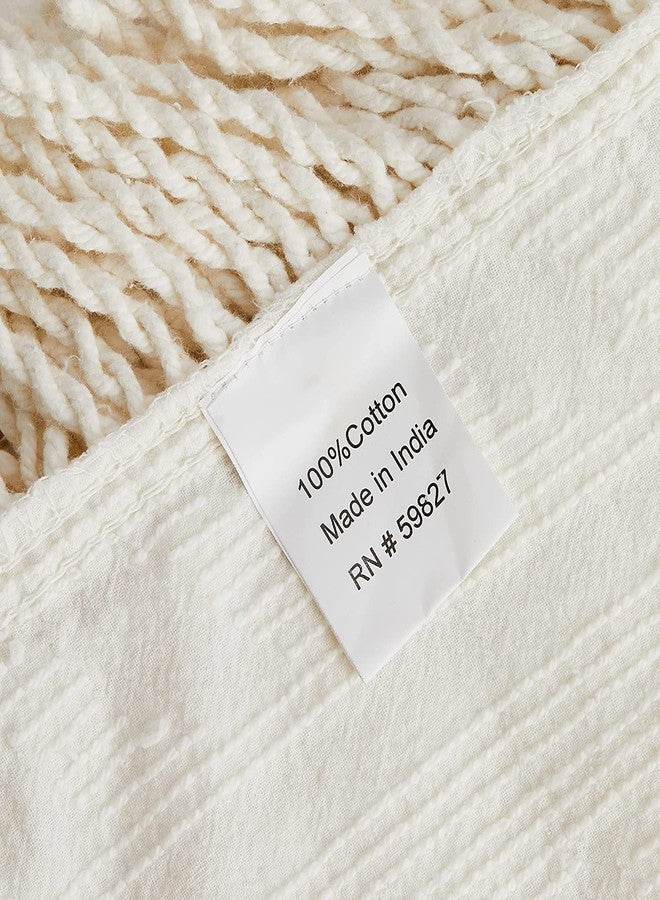 بياتريس هوم فاشونز غطاء سرير من الشنيل بنقشة ميدالية من بياتريس هوم فاشنز، وسادة قياسية، لون عاجي - Image 5