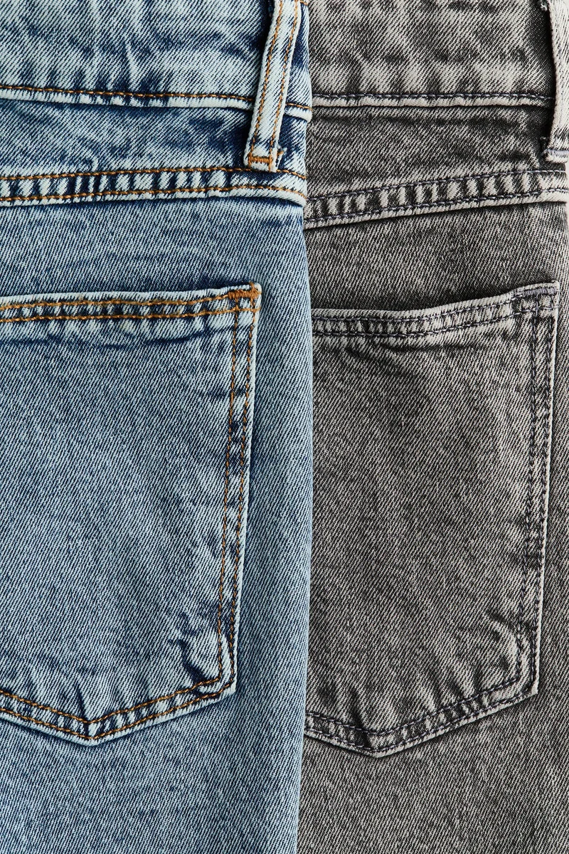 اتش اند ام جينز بقصّة مريحة من نسيج قابل للتمدد - عبوة من قطعتين