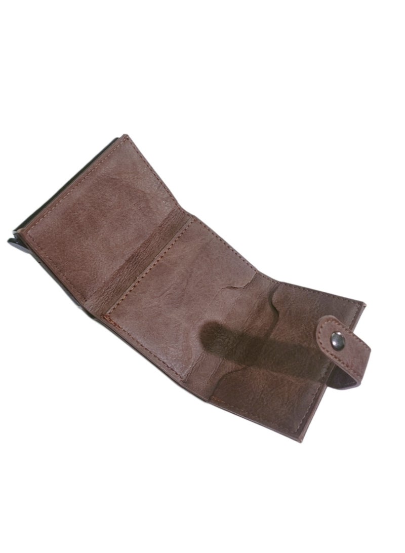 Horse Slim smart wallet with multiple card slots and a full cash compartment characterized by RFID protection. - Image 4