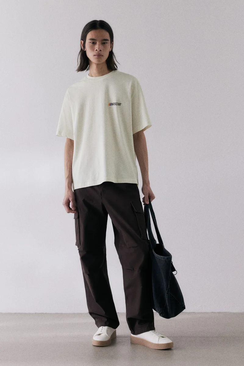 اتش اند ام تي-شيرت بقصة مريحة