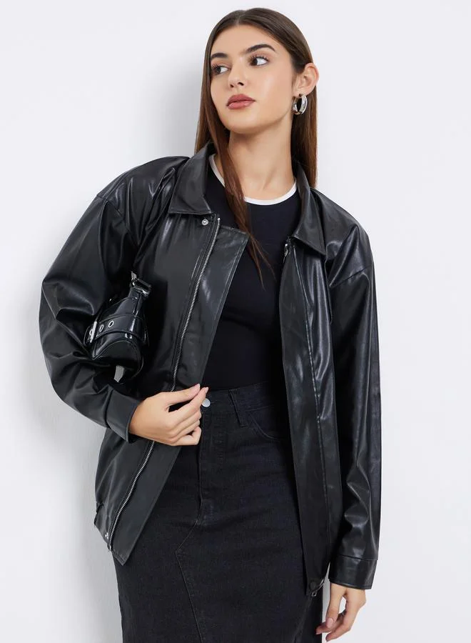 ستايلي جاكيت بومبر واسع بمظهر الجلد مع جيوب