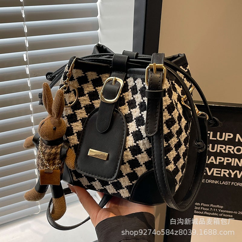 Fashionable Chessboard Plaid Small Bag For Women 2023 New Western Style Bucket Bag Niche All-Match Messenger Bag Commuter Shoulder Bag - Image 2