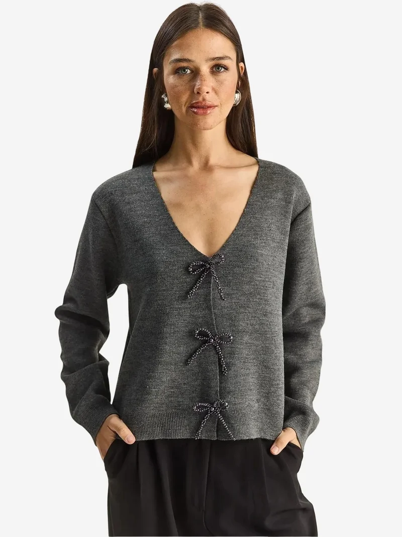 بيانكو لوتشي LUCCI Button Detailed Knit V-Neck Cardigan