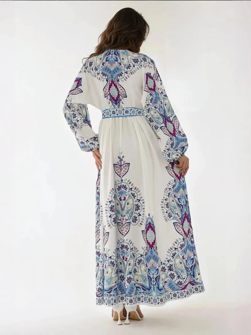 زوبعة فستان ماكسي بطبعة وياقة على شكل حرف  وحزام