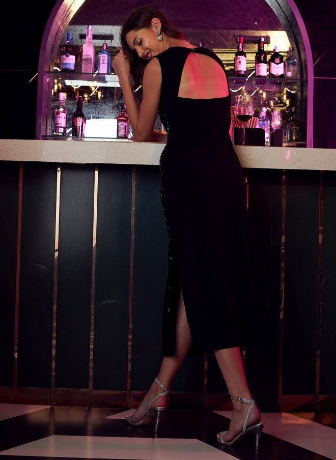 Athena فستان ميدي أسود مزين بالخرز للنساء - Image 4