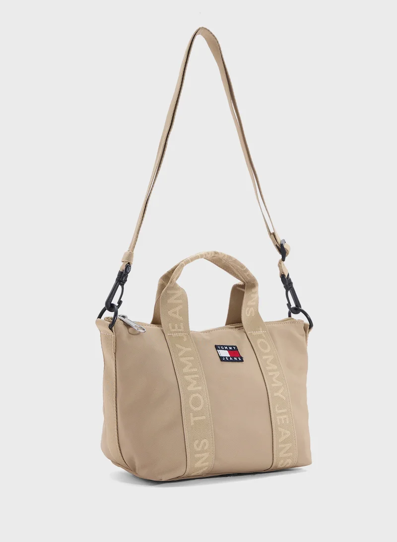 TOMMY JEANS Essential Daily Mini Crossbody