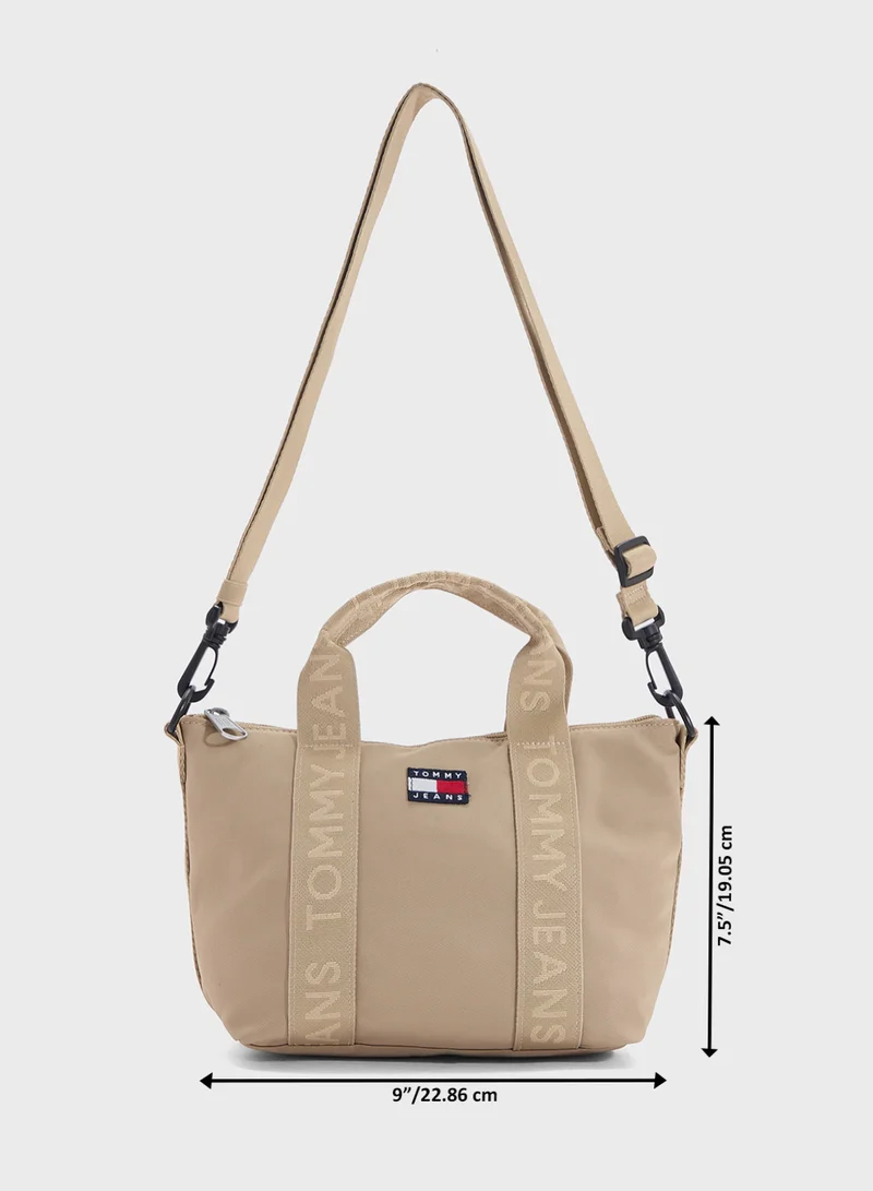 TOMMY JEANS Essential Daily Mini Crossbody