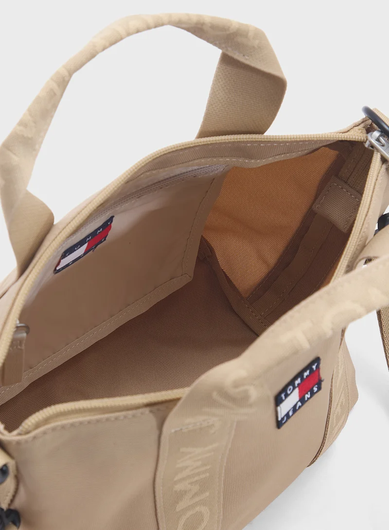 TOMMY JEANS Essential Daily Mini Crossbody