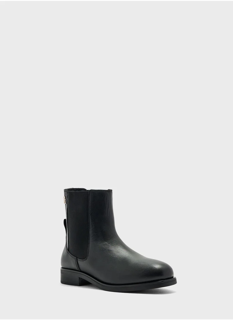 TOMMY HILFIGER Elevated Essential Booties
