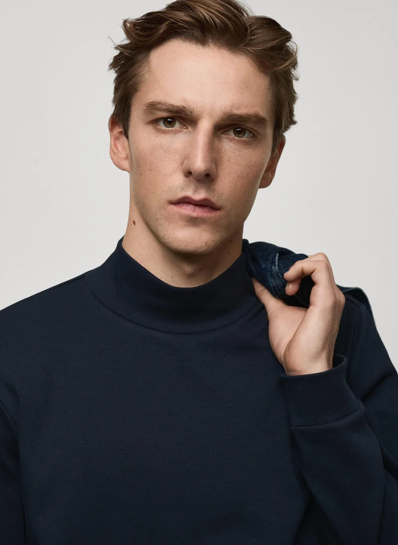 مانجو مان Casual Perkins Neck T-Shirt