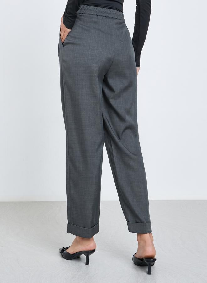 ستايلي بنطال بقصة مستدقة وتفاصيل كسرات - Image 4