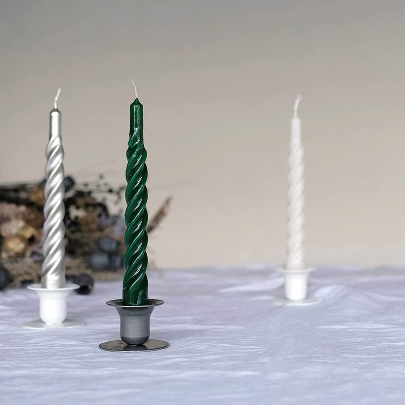 شموع “Candles with a Twist®”， مصنوعة في إيطاليا، متوفرة بـ 25 لونًا، شموع للعشاء، شموع ملتوية تحترق لمدة 5 ساعات، شموع مخروطية الشكل، مطلية، مجموعة هدايا من الشموع بدون رائحة، 6 قطع. الحجم: 2.2 × 21 سم (لون أخضر). - Image 3