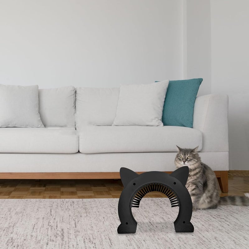 باب داخلي للحيوانات الأليفة مخصص للقطط، مزود بتصميم لتنظيف الفرو بواسطة فرشاة، إطار أسود، مثالي للاستخدام الداخلي، مناسب للقطط والكلاب الصغيرة، سهل التركيب. - Image 3