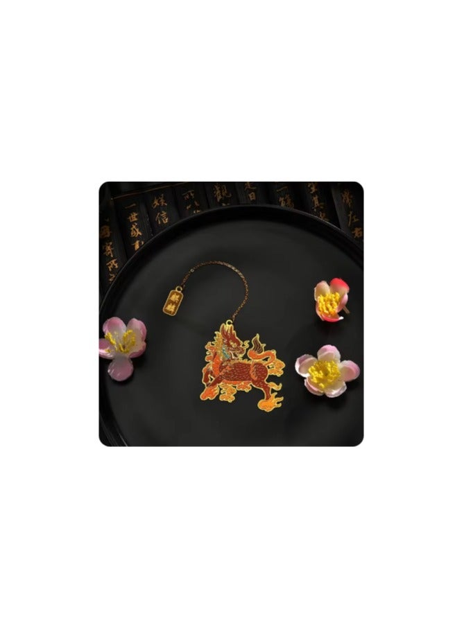 "هدية مثالية لعشاق القراءة والفن: فاصل كتاب بتصميم فني "