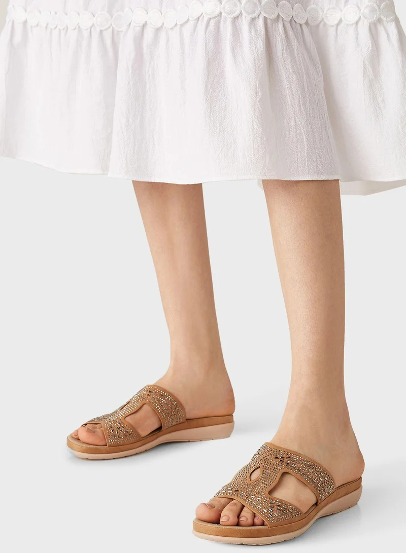 لو كونفورت Side Strap Flat Sandal
