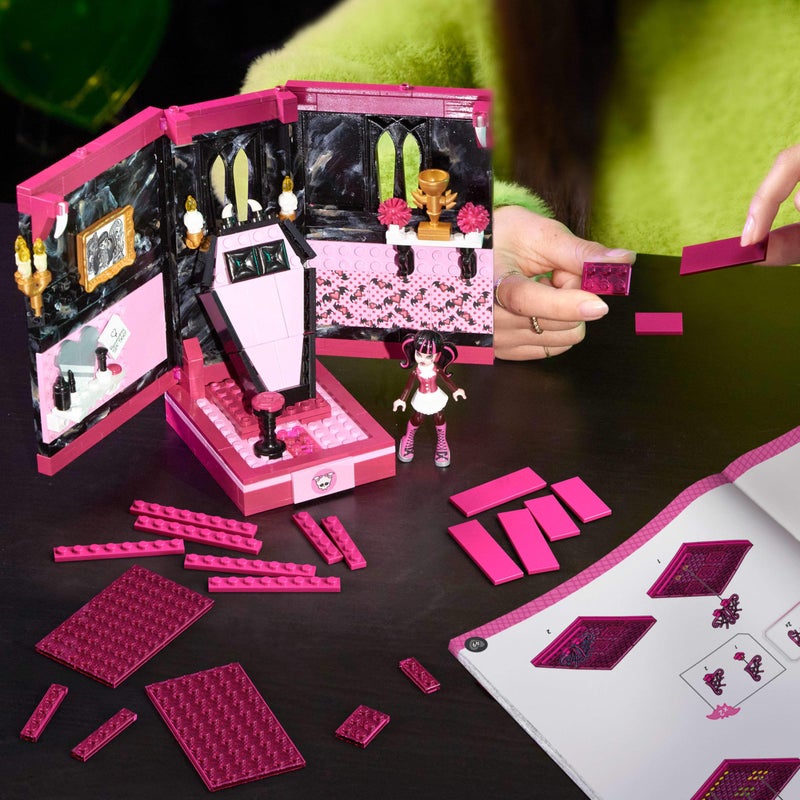 Mega Brands MEGA Monster High Action Figure Building Set Draculaura's Boo-k Crypt with 301 Pieces, Book Nook for Collectors - Image 3
