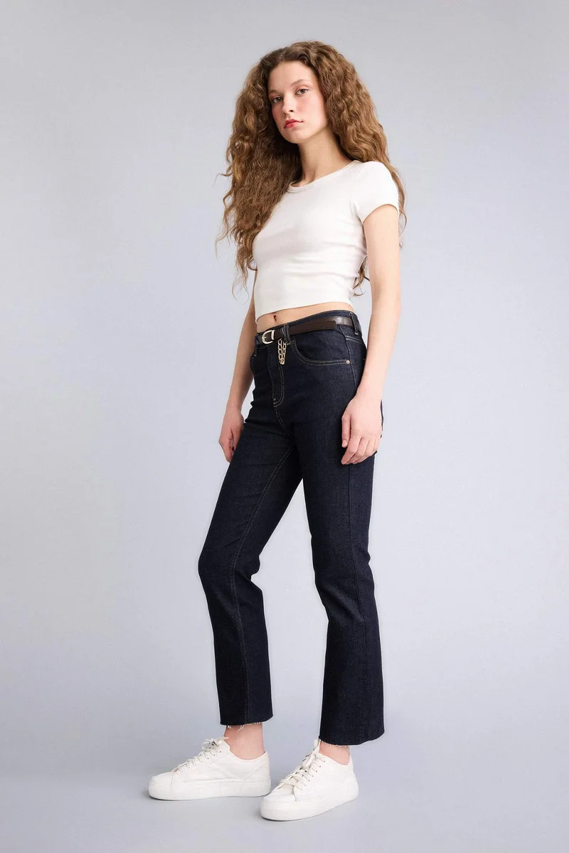 ديفاكتو Crop Flare Fit High Waist Jeans