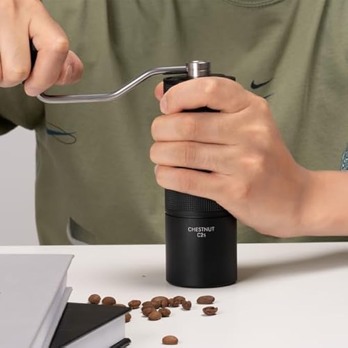 تايم مور مطحنة قهوة يدوية مخروطية من الفولاذ المقاوم للصدأ، قرص كستنائي C2S، إعداد داخلي قابل للتعديل، سعة 20 جرامًا لصب قهوة الموكا للسفر والتخييم والمنزل باللون الأسود - Image 3