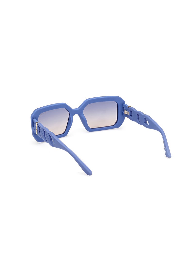GUESS Women's UV Protection Asymmetrical Shape Sunglasses - GU0011091W54 - Lens Size: 54 Mm - Matte Blue - Image 3