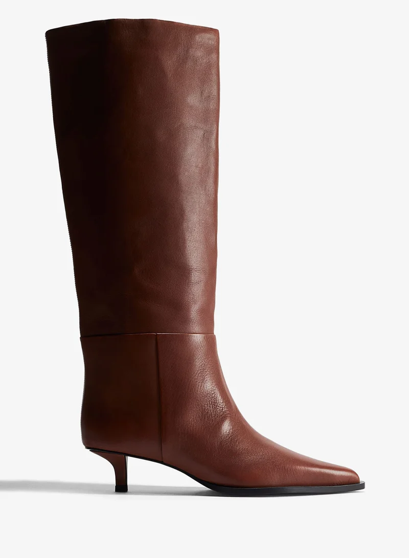 اتش اند ام أحذية جلدية مدببة بطول الركبة