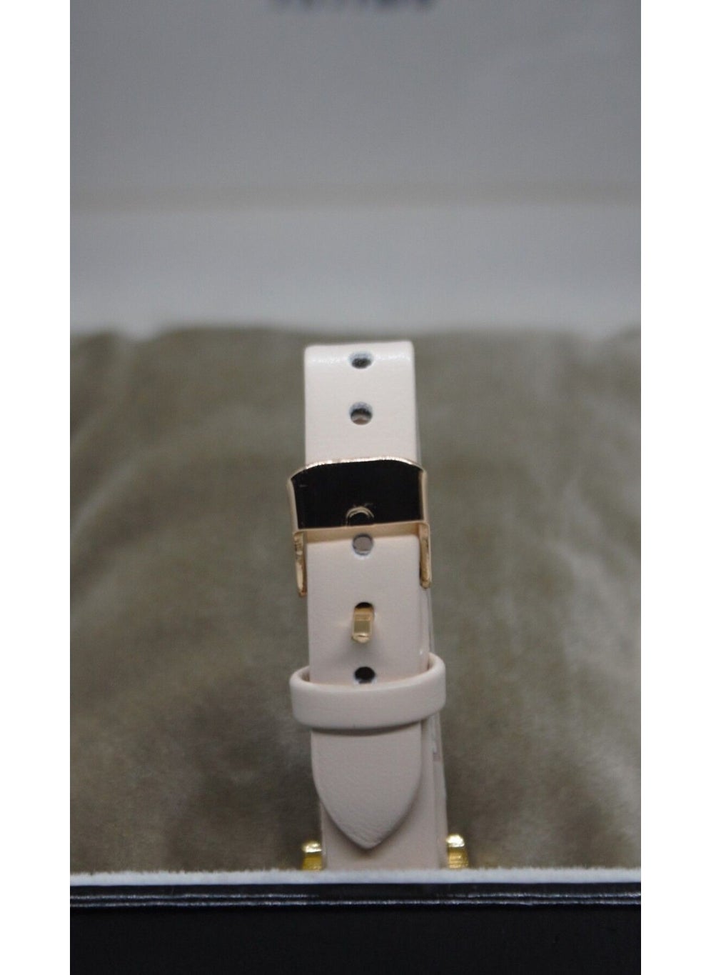 QUARTZ Brand Square Steel Case Minimal Wristwatch  - Image 3