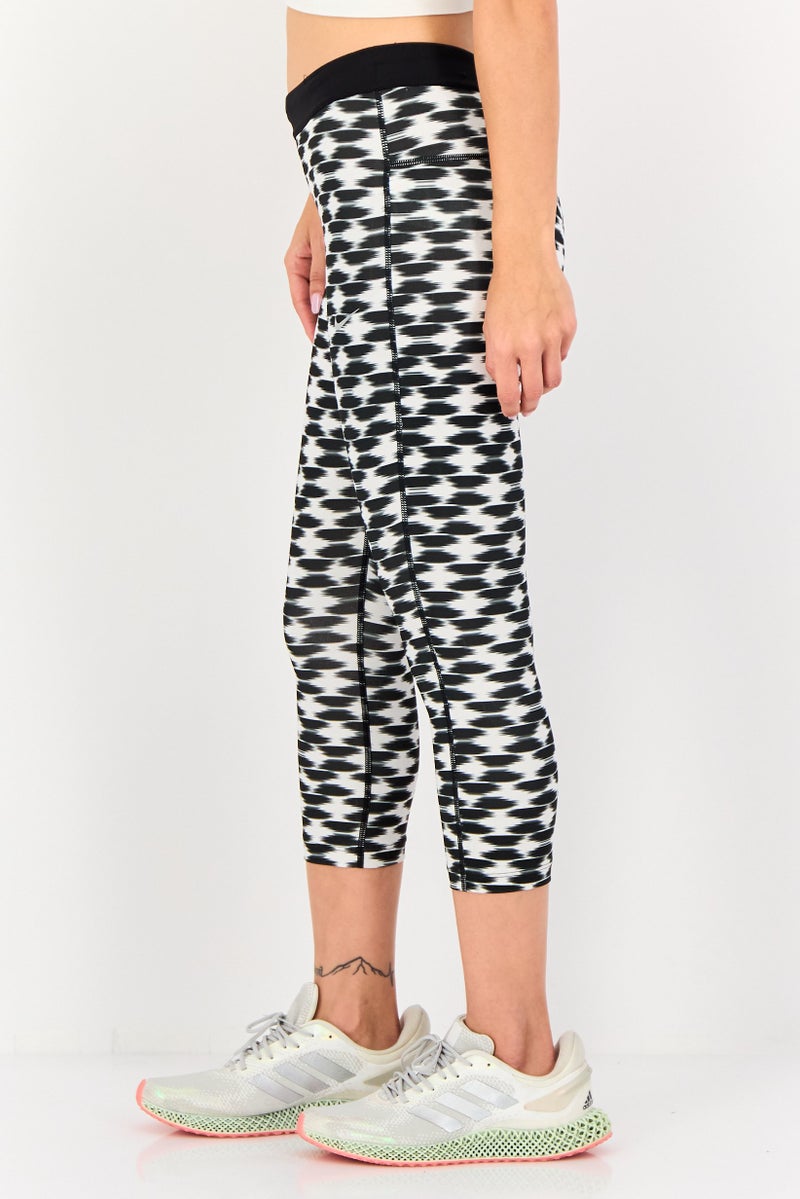 Nike Women Tight Fit Brand Logo Running Capri Tights, Multicolor - Image 2